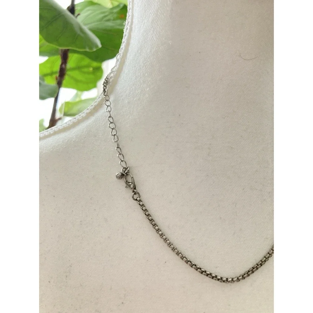 Silver Tone Filigree Swirl Pendant Necklace Rhinestone‎ Accent Abstract Teardrop